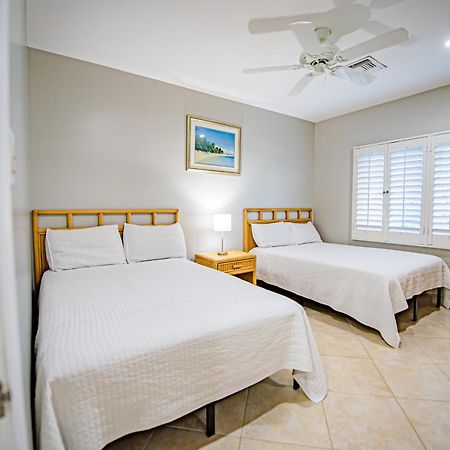 Seven Mile Beach Resort Τζώρτζταουν Εξωτερικό φωτογραφία
