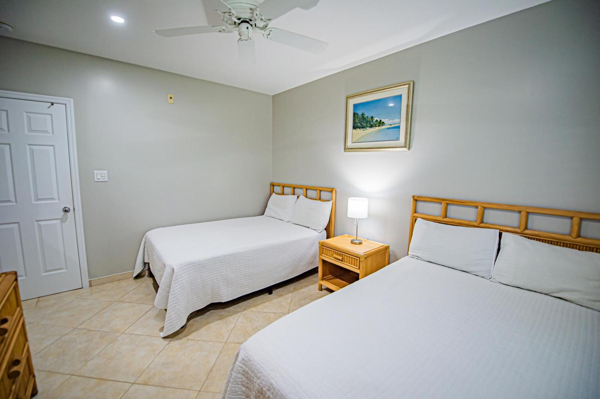 Seven Mile Beach Resort Τζώρτζταουν Εξωτερικό φωτογραφία