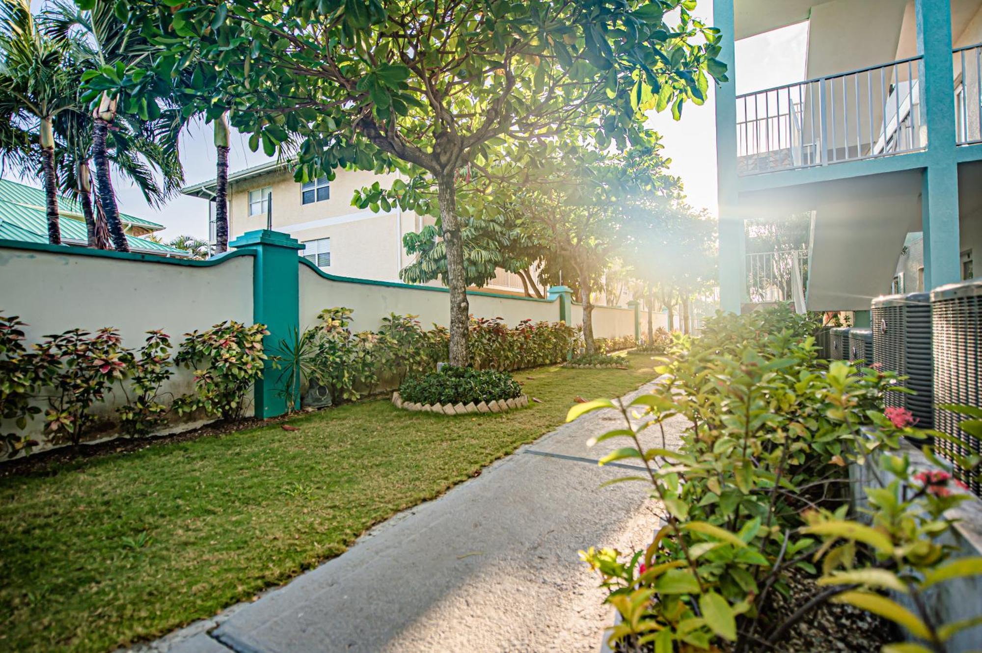 Seven Mile Beach Resort Τζώρτζταουν Εξωτερικό φωτογραφία