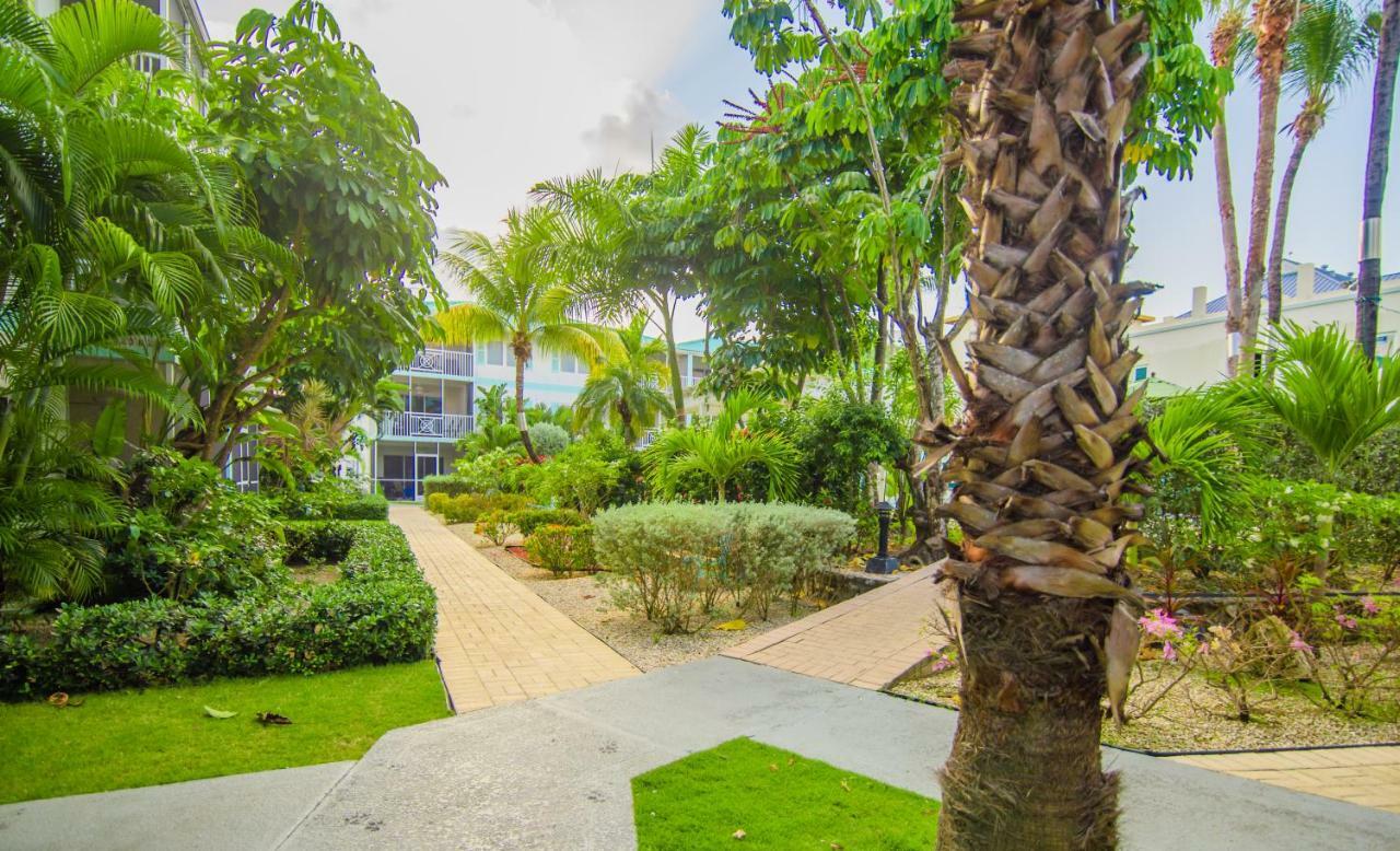 Seven Mile Beach Resort Τζώρτζταουν Εξωτερικό φωτογραφία